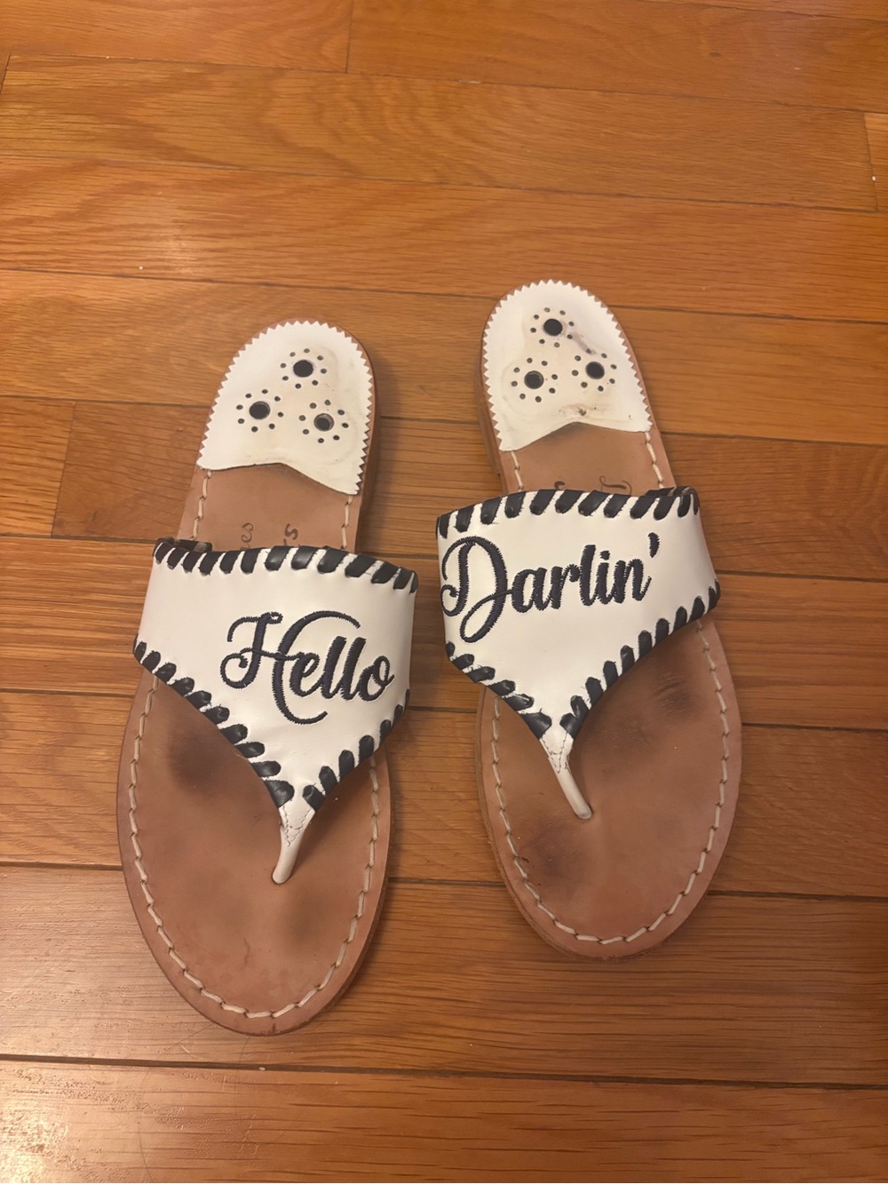 Hello Darlin' White Leather Jack Roger’s